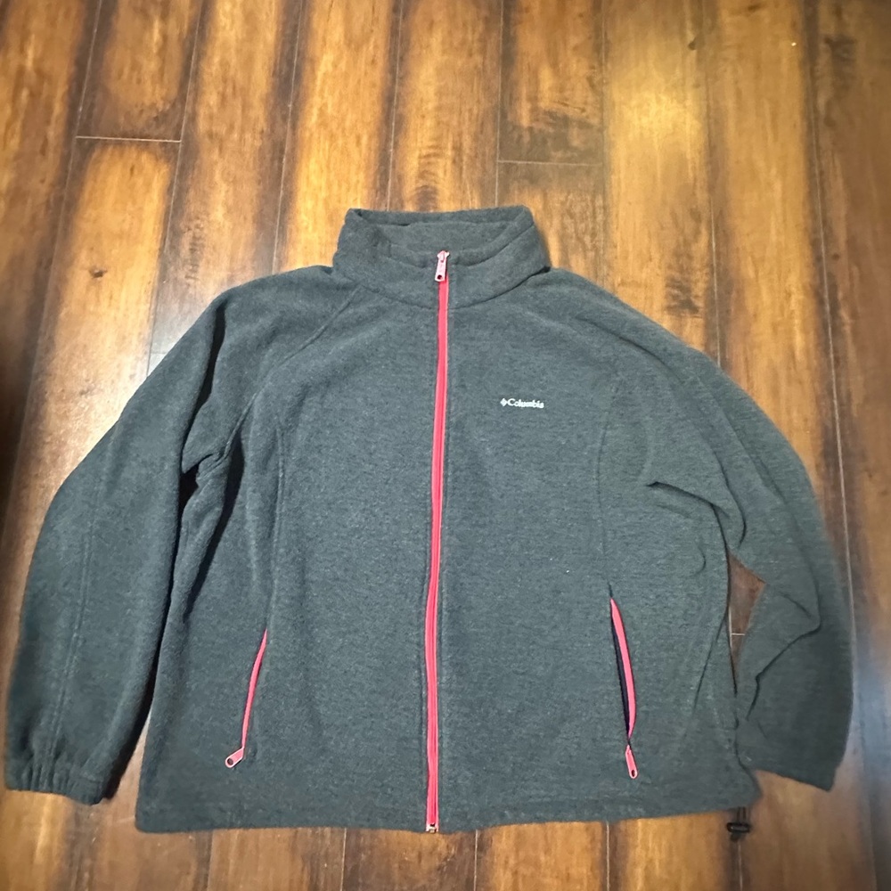 Womens Columbia Charcoal fleece  Jacket with Pink Zippers & adj. waist. 3x EUC